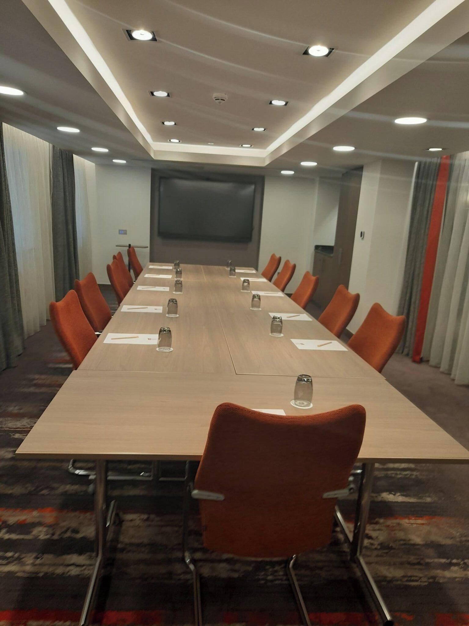 breakfast, lunch and dinner served