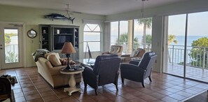 Smart TV - Ocean front gated privacy with 3 bedrooms and protected boat slip. (Layton)