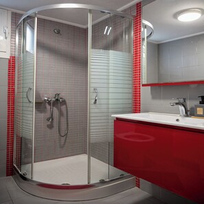 Shower, hair dryer, towels, soap - Olive Nest, Fully equipped, 5 min from beach (Άγιος Δημήτριος Ηρακλειο κρητης)