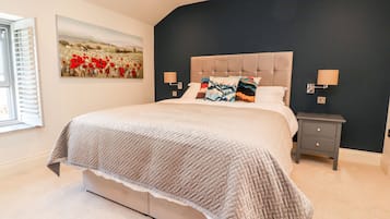 Cottage | 3 bedrooms, individually decorated, individually furnished, free WiFi