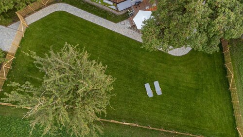 Schmalfelden No. 95 mit Spa-Oase im Wohnzimmer: Kompakt-Sauna, Ruheliegen und Kamin. Eingezäunter Garten mit toller Veranda!