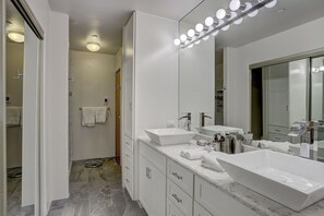Shower, hair dryer, towels - Newly Remodeled Spacious 1 Bedroom by RedAwning (Beaver Creek)