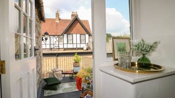 Cottage | Interior