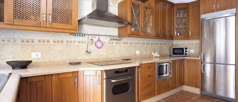 Microwave, oven, stovetop, coffee/tea maker