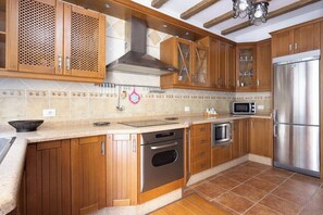 Microwave, oven, stovetop, coffee/tea maker