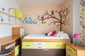 3 bedrooms, iron/ironing board, travel crib, WiFi
