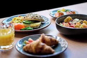 Frokostbuffé hver dag (mot et tillegg)