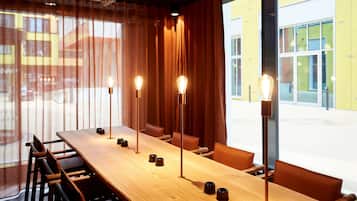 Meeting facility