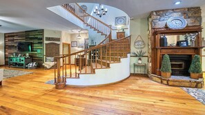 Interior - 44 Gathering Place (Hot Tub) 44 Golf View Rd: 6  BR, 4.5  BA Cabin / Bungalow in Maggie Valley, Sleeps 14 (Maggie Valley)