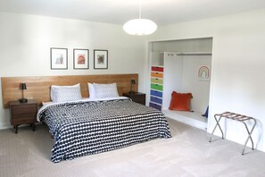 4 chambres, fer et planche à repasser, accès au Wi-Fi (inclus)