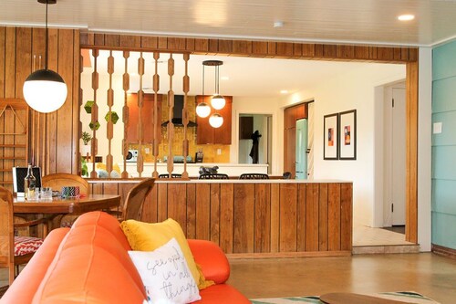 The Rambler: Unique Mid Mod Stay w/ Nature View