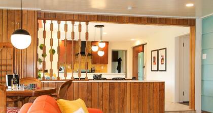 The Rambler: Unique Mid Mod Stay w/ Nature View