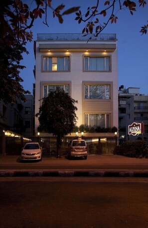 Exterior - Alpina Hotels and Suites (New Delhi)