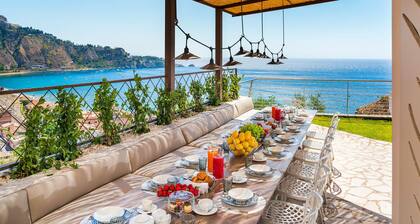 Luxury villa with pool, sea view, 20 pax, Giardini Naxos, Sicily