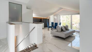 TV, tavolo da calcetto