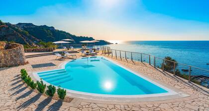 Luxury villa with pool, sea view, 20 pax, Giardini Naxos, Sicily