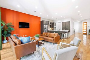 Unclassified image, 3 of 53, button