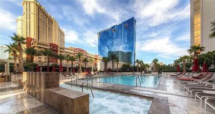 MGM Grand Signature Luxury Corner Suite Condo- 1Br / 2Ba with a balcony