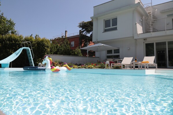 Indoor pool, outdoor pool