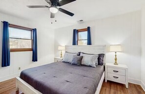 3 Schlafzimmer, Schreibtisch, kostenloses WLAN, Bettwäsche