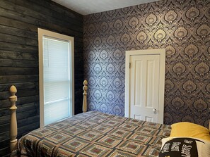 2 bedrooms, desk, free WiFi, bed sheets
