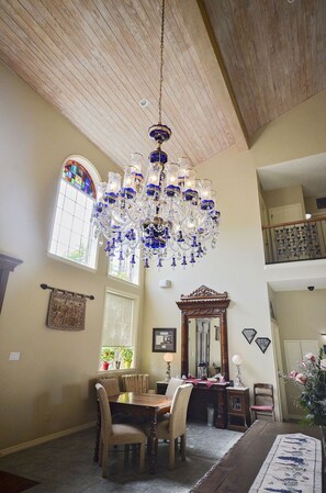 Interior - The Villa at Messina Hof Winery (Bryan)