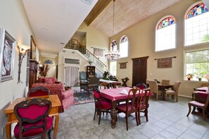 Interior - The Villa at Messina Hof Winery (Bryan)