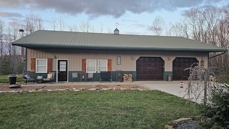 Exterior. Family Style home -2 bedrooms 1 bath