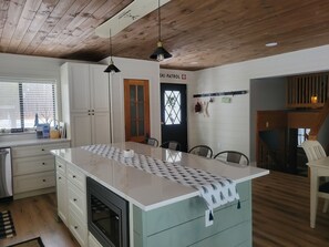 Interior - Walking distance to four-season ski and golf resort Crystal Mountain (Thompsonville)