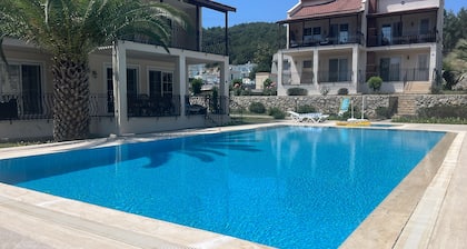 Stunning Spacious Poolside 2-bed Apt in Ovaçik