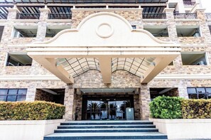 Exterior detail - Splendido Tagaytay Hotel and Country Club (Tagaytay)