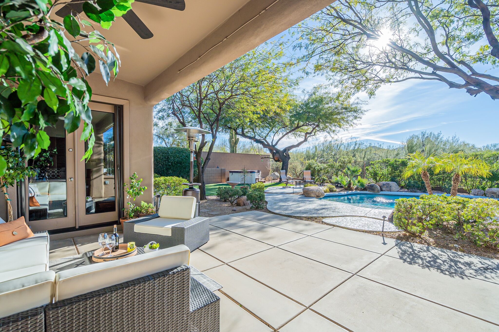 Mountain View, Private Backyard, Hot Tub, Gym, Great Master Suite!