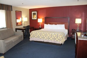 1 bedroom, desk, free WiFi, bed sheets - 5 story hotel with luxury comfort, located in the heart of Hagerstown, MD (Hagerstown)