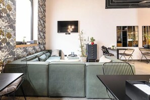 Living area - Hotel Central Lodge (Rome)