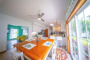 Dining - Sunrise Bay View Vibes • 4BR/2.5BA • Walk to Harpoon Hanna’s • 1 Mile to Beach (Selbyville)
