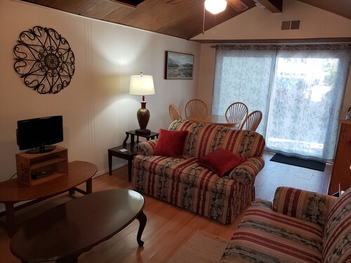 Quiet 500sf Private Cottage in Belmar Kids & Pets