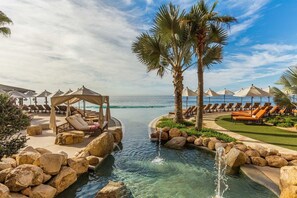 Outdoor pool - Grand Solmar Land End Resort & Spa (Cabo San Lucas)