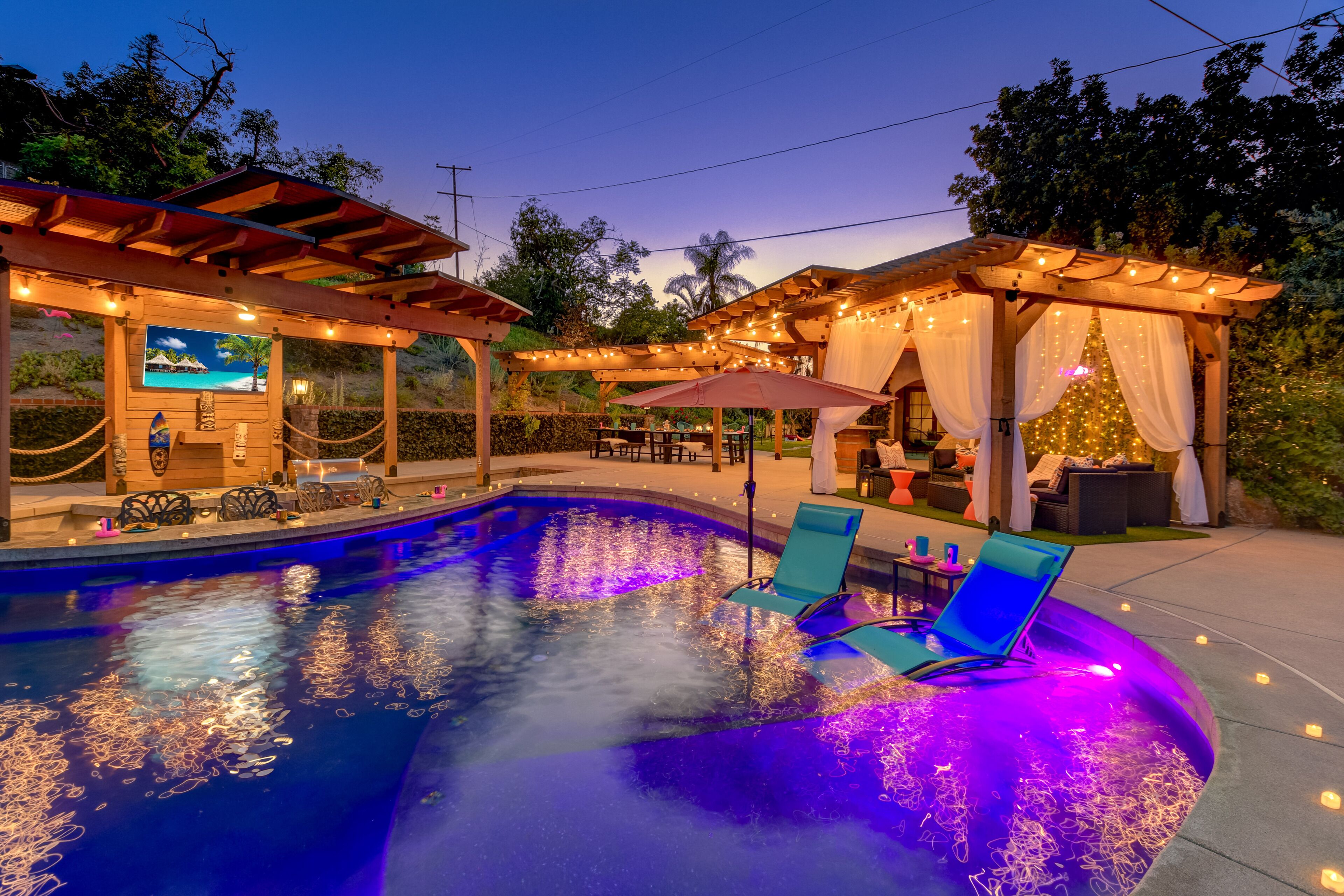Rockstar Villa! Swim Up Bar + Heated Pool/Jacuzzi, Slide, Waterfall +Views!