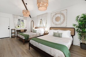 8 Schlafzimmer, Betten mit Memory-Foam-Matratzen, Schreibtisch