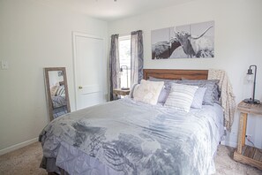 3 bedrooms, iron/ironing board, WiFi, bed sheets