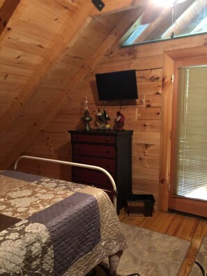 3 bedrooms, iron/ironing board, bed sheets