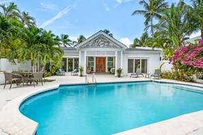 Outdoor pool - Orchid House (Nassau)