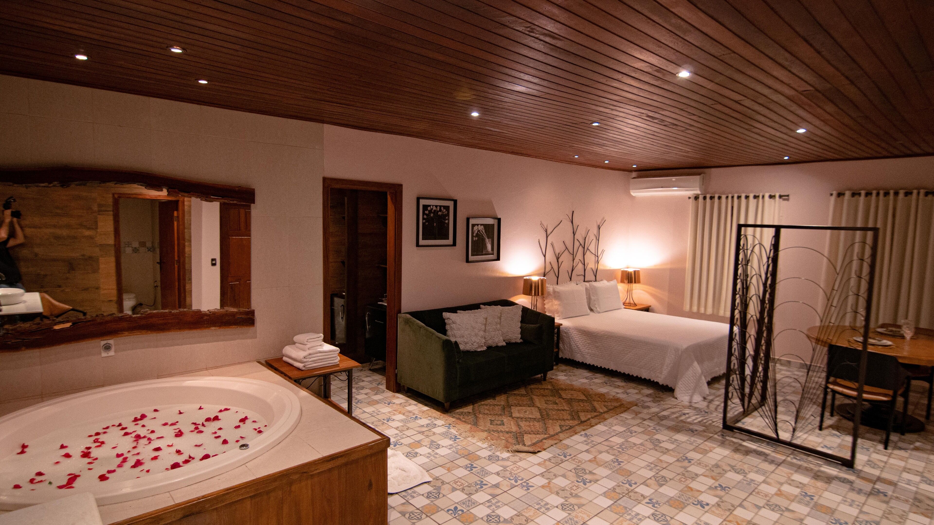 Quarto presidencial | Banheiro | Chuveiro, toalhas de banho