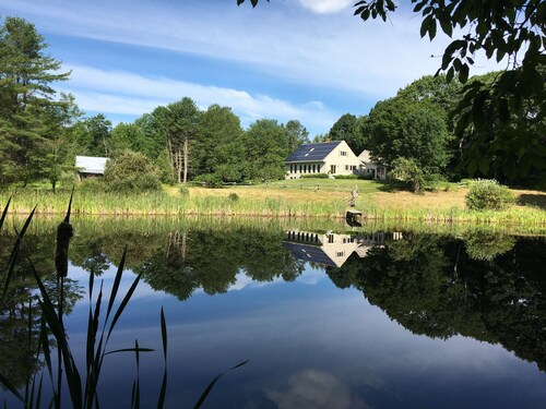 ENJOY TWIN PONDS WHILE EXPLORING MIDCOAST MAINE