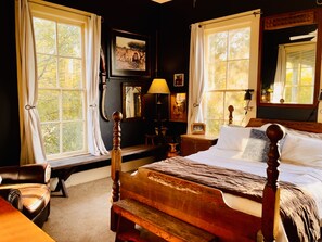 5 Schlafzimmer, Schreibtisch, Bügeleisen/Bügelbrett, Reisekinderbett