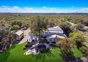 Exterior - Historic 1906, 15 acre Ranch with pool 20 minutes from SeaWorld (San Antonio)