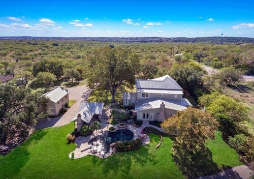 Historic 1906, 15 acre Ranch with pool 20 minutes from SeaWorld