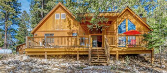 Peaceful & Private Cloudcroft Cabin with Deck!