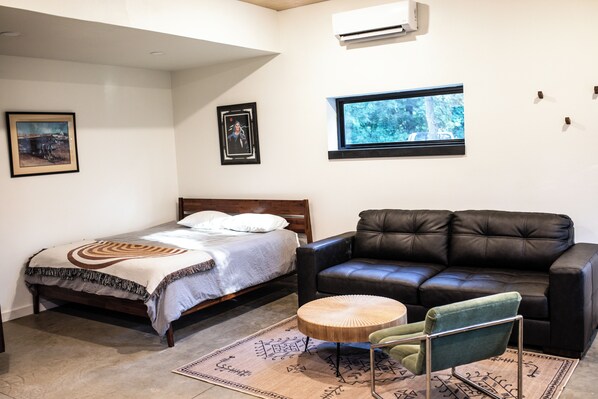 1 habitación, escritorio, tabla de planchar con plancha y wifi gratis 