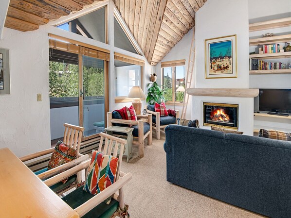 Televisión, chimenea